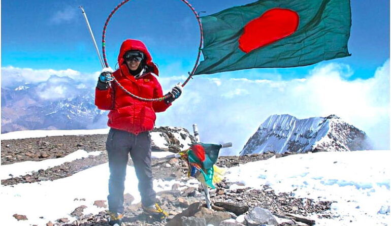HD-wallpaper-mount-aconcagua-bangladesh-red-world-cloud-high-aconcagua-flag-of-bangladesh-flag-bangladeshi-women-winter-mountain-snow-argentina-wasfia-nazreen